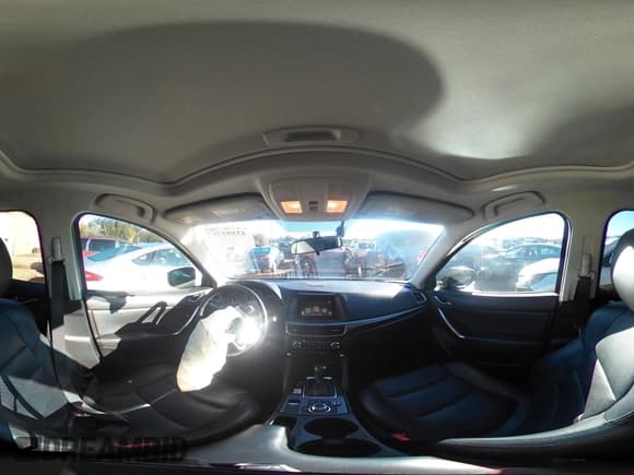 ✅ 2016 Mazda CX-5 Grand Touring • VIN: JM3KE2DY6G0769349 • Lot: 43593752. Wystawiony na IAAI z przebiegiem 80 588 mil. Bezpłatny archiwum sprzedaży aukcyjnych z USA i szczegółowy raport historii pojazdu na DreamBid. Zdjęcie 18.