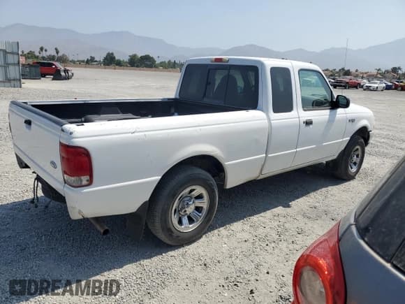 ✅ 2000 Ford Ranger XLT • VIN: 1FTYR14X4YPA52336 • Lot: 62095905. Listed on Copart with 184,059 mi. Free auction sales archive from the USA and detailed vehicle history report at DreamBid. Image 3.