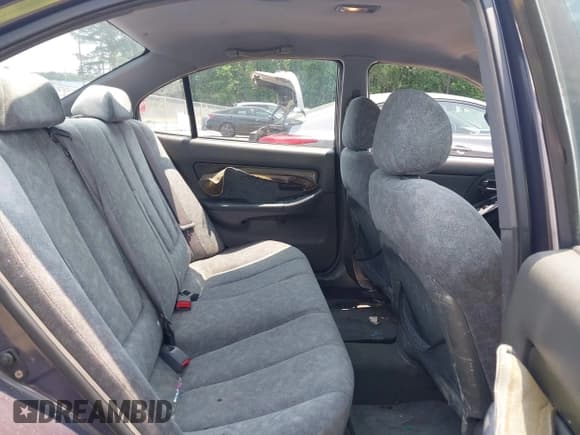 ✅ 2001 Hyundai Elantra GLS • VIN: KMHDN45D21U175278 • Lot: 42390546. Wystawiony na IAAI z przebiegiem 250 001 mil. Bezpłatny archiwum sprzedaży aukcyjnych z USA i szczegółowy raport historii pojazdu na DreamBid. Zdjęcie 8.