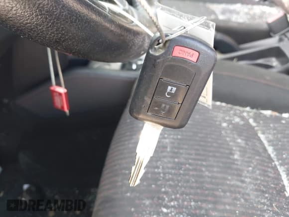 ✅ 2018 Mitsubishi Outlander ES • VIN: JA4AP3AU2JZ027727 • Lot: 43492748. Wystawiony na IAAI z przebiegiem 158 616 mil. Bezpłatny archiwum sprzedaży aukcyjnych z USA i szczegółowy raport historii pojazdu na DreamBid. Zdjęcie 11.