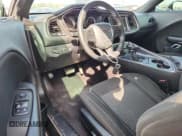 ✅ 2018 Dodge Challenger SXT • VIN: 2C3CDZAG3JH131653 • Lot: 82559305. Wystawiony na Copart z przebiegiem 108 474 mil. Bezpłatny archiwum sprzedaży aukcyjnych z USA i szczegółowy raport historii pojazdu na DreamBid. Zdjęcie 8.