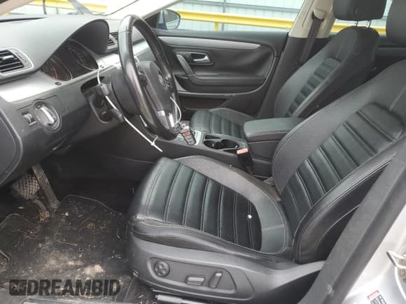 ✅ 2015 Volkswagen CC R-Line • VIN: WVWBN7AN5FE817893 • Lot: 89400875. Listed on Copart with 154,105 mi. Free auction sales archive from the USA and detailed vehicle history report at DreamBid. Image 7.