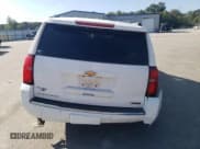 ✅ 2017 Chevrolet Suburban Premier • VIN: 1GNSKJKC4HR369846 • Лот: 85262805. Опубликован ранее на Copart с пробегом 124 518 миль. Бесплатный доступ к архиву аукционных продаж из США и подробный отчёт об истории автомобиля на DreamBid. Изображение 6.