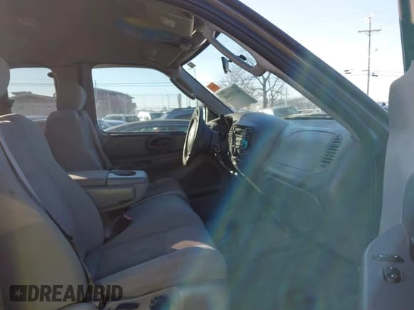 ✅ 2003 Ford F-150 XL • VIN: 1FTRX18W23NA41996 • Lot: 41329568. Listed on IAAI with Not provided. Free auction sales archive from the USA and detailed vehicle history report at DreamBid. Image 5.