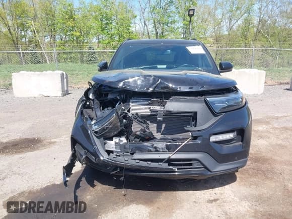 ✅ 2023 Ford Explorer ST • VIN: 1FM5K8GC6PGC43355 • Lot: 42114944. Wystawiony na IAAI z przebiegiem 26 720 mil. Bezpłatny archiwum sprzedaży aukcyjnych z USA i szczegółowy raport historii pojazdu na DreamBid. Zdjęcie 12.