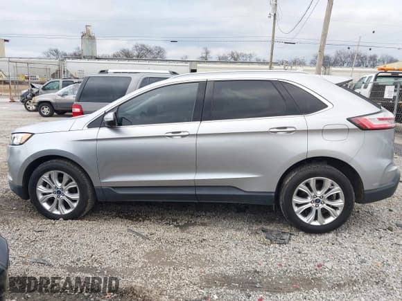 ✅ 2020 Ford Edge Titanium • VIN: 2FMPK3K92LBA30587 • Lot: 43918602. Wystawiony na IAAI z przebiegiem 124 739 mil. Bezpłatny archiwum sprzedaży aukcyjnych z USA i szczegółowy raport historii pojazdu na DreamBid. Zdjęcie 14.