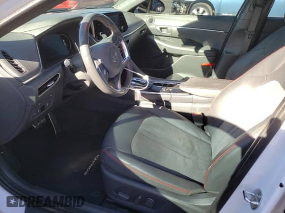 ✅ 2020 Hyundai Sonata SEL Plus • VIN: 5NPEJ4J29LH002735 • Lot: 37419903. Wystawiony na Copart z przebiegiem 67 009 mil mil. Skorzystaj z bezpłatnego archiwum sprzedaży aukcyjnych z USA i zobacz szczegółowy raport historii pojazdu na DreamBid. Zdjęcie 7.