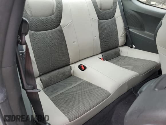 ✅ 2013 Hyundai Genesis Coupe 2.0T • VIN: KMHHT6KD4DU097114 • Lot: 64067965. Wystawiony na Copart z przebiegiem 64 273 mil. Bezpłatny archiwum sprzedaży aukcyjnych z USA i szczegółowy raport historii pojazdu na DreamBid. Zdjęcie 10.