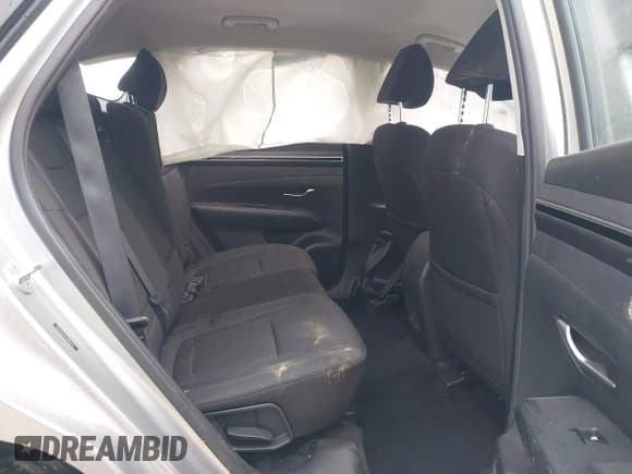 ✅ 2022 Hyundai Tucson SE • VIN: 5NMJA3AE5NH014755 • Lot: 42295267. Wystawiony na IAAI z przebiegiem 42 622 mil. Bezpłatny archiwum sprzedaży aukcyjnych z USA i szczegółowy raport historii pojazdu na DreamBid. Zdjęcie 8.