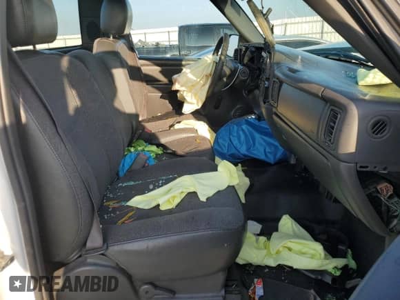 2005 GMC Sierra 1500 Work Truck с VIN 1GTEC14V75Z900258, выставлен на аукционе Copart как лот 83411744 с пробегом 331 117 миль миль и Чистый • Clean title. История ставок и продаж доступна на DreamBid. Изображение 10.