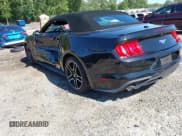 ✅ 2018 Ford Mustang EcoBoost Premium • VIN: 1FATP8UH6J5111444 • Lot: 42321788. Wystawiony na IAAI z przebiegiem 35 261 mil. Bezpłatny archiwum sprzedaży aukcyjnych z USA i szczegółowy raport historii pojazdu na DreamBid. Zdjęcie 3.