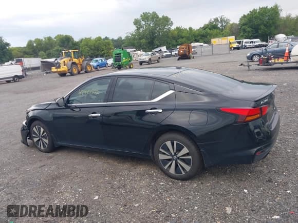 ✅ 2019 Nissan Altima SL • VIN: 1N4BL4EW5KC148172 • Lot: 42777506. Listed on IAAI with 64,497 mi. Free auction sales archive from the USA and detailed vehicle history report at DreamBid. Image 15.