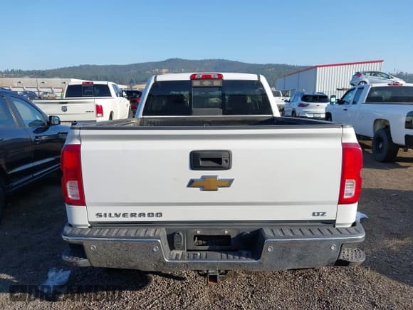 ✅ 2018 Chevrolet Silverado 1500 LTZ • VIN: 1GCUKSEC0JF189211 • Lot: 43240486. Listed on IAAI with 95,542 mi. Free auction sales archive from the USA and detailed vehicle history report at DreamBid. Image 17.