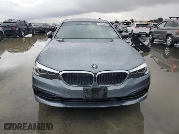 ✅ 2019 BMW 5 Series 530e • VIN: WBAJA9C56KB393388 • Лот: 81776205. Опубликован ранее на Copart с пробегом 71 100 миль. Бесплатный доступ к архиву аукционных продаж из США и подробный отчёт об истории автомобиля на DreamBid. Изображение 5.