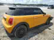 2015 MINI Hardtop with VIN WMWXM5C52FT973831, listed as a Copart auction lot 68501305 with 188,622 mi miles and Salvage title. Bid and sale history available at DreamBid. Image 3.