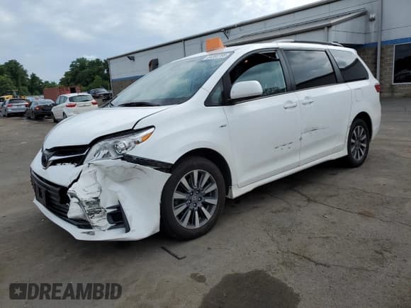 ✅ 2020 Toyota Sienna LE • VIN: 5TDJZ3DCXLS249696 • Lot: 64382785. Listed on Copart with 99,530 mi. Free auction sales archive from the USA and detailed vehicle history report at DreamBid. Image 1.