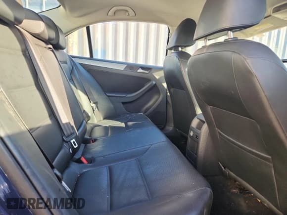 ✅ 2013 Volkswagen Jetta SE • VIN: 3VWDP7AJ3DM416749 • Lot: 90848025. Listed on Copart with 172,058 mi. Free auction sales archive from the USA and detailed vehicle history report at DreamBid. Image 10.