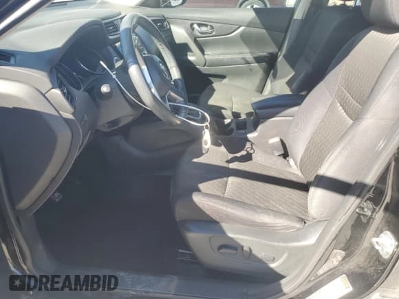✅ 2017 Nissan Rogue SV • VIN: 5N1AT2MT6HC888948 • Lot: 82675025. Listed on Copart with 124,404 mi. Free auction sales archive from the USA and detailed vehicle history report at DreamBid. Image 7.