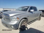 ✅ 2015 Ram 1500 Laramie • VIN: 1C6RR6NM2FS634829 • Lot: 49406535. Wystawiony na Copart z przebiegiem 149 210 mil. Bezpłatny archiwum sprzedaży aukcyjnych z USA i szczegółowy raport historii pojazdu na DreamBid. Zdjęcie 1.
