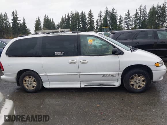 ✅ 1996 Dodge Caravan LE • VIN: 1B4GP54L4TB393941 • Lot: 43606447. Wystawiony na IAAI z przebiegiem Nie podano. Bezpłatny archiwum sprzedaży aukcyjnych z USA i szczegółowy raport historii pojazdu na DreamBid. Zdjęcie 13.