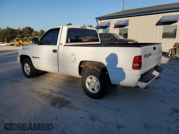 2001 Dodge 1500 с VIN 1B7HC16Y71S161058, выставлен на аукционе Copart как лот 82820584 с пробегом 260 446 миль миль и Списание • Salvage title. История ставок и продаж доступна на DreamBid. Изображение 2.