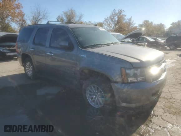 2008 Chevrolet Tahoe с VIN 1GNFC13548R120199, выставлен на аукционе Copart как лот 90063555 с пробегом 180 877 миль миль и Списание • Salvage title. История ставок и продаж доступна на DreamBid. Изображение 4.