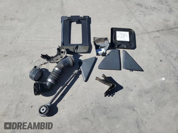 ✅ 2006 Chevrolet Silverado 2500HD LT1 • VIN: 1GCHC23D56F251980 • Лот: 46678505. Опубликован ранее на Copart с пробегом Не указан. Бесплатный доступ к архиву аукционных продаж из США и подробный отчёт об истории автомобиля на DreamBid. Изображение 14.