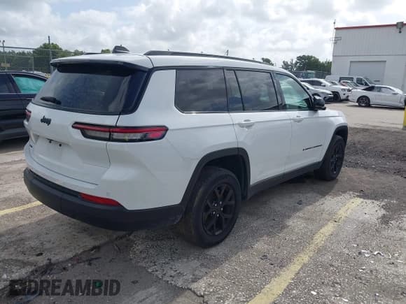 ✅ 2024 Jeep Grand Cherokee Laredo • VIN: 1C4RJKAG0R8535761 • Lot: 42492902. Listed on IAAI with 27,796 mi. Free auction sales archive from the USA and detailed vehicle history report at DreamBid. Image 4.