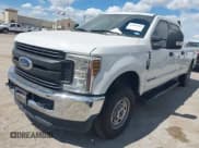 ✅ 2019 Ford F-250 XL • VIN: 1FT7W2BT4KEF78866 • Lot: 43004304. Wystawiony na IAAI z przebiegiem 218 049 mil. Bezpłatny archiwum sprzedaży aukcyjnych z USA i szczegółowy raport historii pojazdu na DreamBid. Zdjęcie 2.