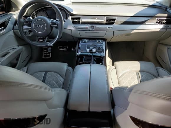 ✅ 2015 Audi S8 • VIN: WAUK2AFD3FN015524 • Лот: 58506754. Опубликован ранее на Copart с пробегом 69 866 миль. Бесплатный доступ к архиву аукционных продаж из США и подробный отчёт об истории автомобиля на DreamBid. Изображение 8.