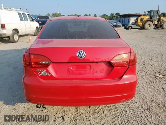 ✅ 2014 Volkswagen Jetta S • VIN: 3VW2K7AJ8EM313057 • Lot: 81001625. Wystawiony na Copart z przebiegiem 146 775 mil. Bezpłatny archiwum sprzedaży aukcyjnych z USA i szczegółowy raport historii pojazdu na DreamBid. Zdjęcie 6.