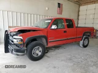 ✅ 2001 Chevrolet Silverado 2500HD LS • VIN: 1GCHK29U81E164079 • Lot: 81133515. Wystawiony na Copart z przebiegiem 165 967 mil. Bezpłatny archiwum sprzedaży aukcyjnych z USA i szczegółowy raport historii pojazdu na DreamBid. Zdjęcie 1.