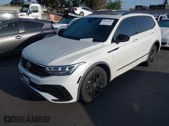 ✅ 2022 Volkswagen Tiguan SE R-Line Black • VIN: 3VVCB7AX1NM124120 • Lot: 42532409. Wystawiony na IAAI z przebiegiem 51 501 mil. Bezpłatny archiwum sprzedaży aukcyjnych z USA i szczegółowy raport historii pojazdu na DreamBid. Zdjęcie 23.