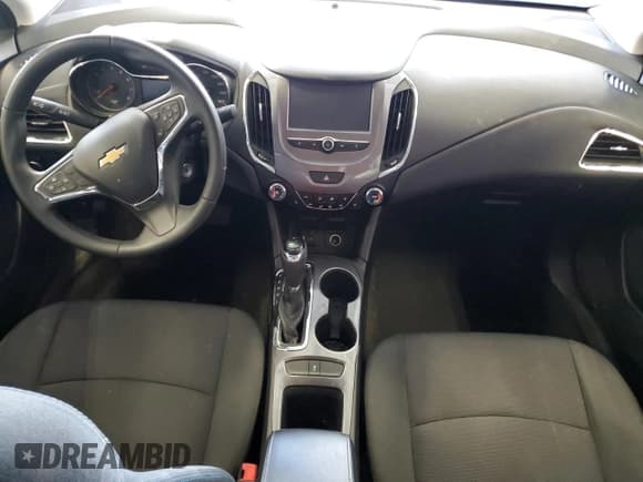 ✅ 2018 Chevrolet Cruze LT • VIN: 1G1BE5SM8J7100632 • Lot: 54076115. Listed on Copart with 80,646 mi. Free auction sales archive from the USA and detailed vehicle history report at DreamBid. Image 8.