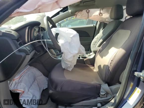 ✅ 2015 Chevrolet Malibu LS • VIN: 1G11B5SL9FF130313 • Lot: 66512114. Wystawiony na Copart z przebiegiem Nie podano mil. Skorzystaj z bezpłatnego archiwum sprzedaży aukcyjnych z USA i zobacz szczegółowy raport historii pojazdu na DreamBid. Zdjęcie 7.