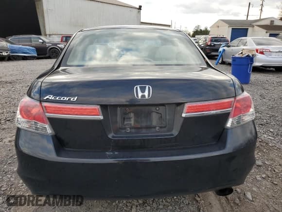 ✅ 2012 Honda Accord LX • VIN: 1HGCP2F3XCA024165 • Лот: 92999165. Опубликован ранее на Copart с пробегом 270 931 миль. Бесплатный доступ к архиву аукционных продаж из США и подробный отчёт об истории автомобиля на DreamBid. Изображение 6.