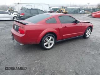 ✅ 2008 Ford Mustang Deluxe • VIN: 1ZVHT80NX85196108 • Lot: 43716887. Wystawiony na IAAI z przebiegiem 90 336 mil. Bezpłatny archiwum sprzedaży aukcyjnych z USA i szczegółowy raport historii pojazdu na DreamBid. Zdjęcie 4.