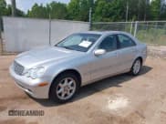 ✅ 2003 Mercedes-Benz C 320 • VIN: WDBRF64J73F341438 • Lot: 42371572. Wystawiony na IAAI z przebiegiem 228 061 mil. Bezpłatny archiwum sprzedaży aukcyjnych z USA i szczegółowy raport historii pojazdu na DreamBid. Zdjęcie 22.