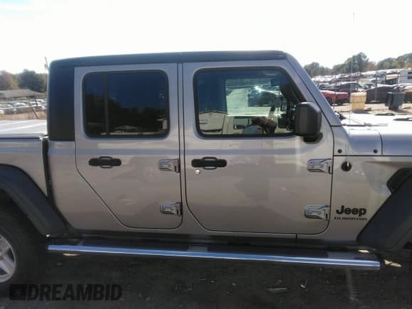 ✅ 2020 Jeep Gladiator Sport S • VIN: 1C6JJTAG1LL123914 • Лот: 43463921. Опубликован ранее на IAAI с пробегом 74 767 миль. Бесплатный доступ к архиву аукционных продаж из США и подробный отчёт об истории автомобиля на DreamBid. Изображение 13.