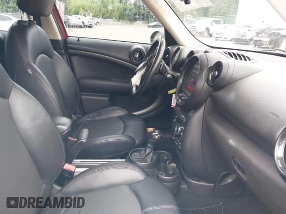 ✅ 2015 MINI Countryman S • VIN: WMWZC5C55FWP43808 • Лот: 42594069. Опубликован ранее на IAAI с пробегом 68 718 миль. Бесплатный доступ к архиву аукционных продаж из США и подробный отчёт об истории автомобиля на DreamBid. Изображение 5.