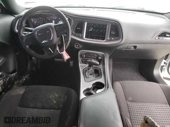 ✅ 2021 Dodge Challenger R/T • VIN: 2C3CDZBT2MH564512 • Lot: 37883764. Wystawiony na Copart z przebiegiem 31 515 mil. Bezpłatny archiwum sprzedaży aukcyjnych z USA i szczegółowy raport historii pojazdu na DreamBid. Zdjęcie 8.