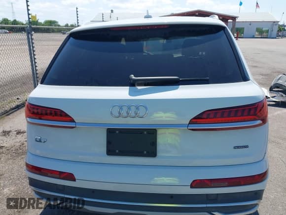 ✅ 2021 Audi Q7 Premium Plus • VIN: WA1LJAF78MD011440 • Lot: 42112086. Listed on IAAI with 48,474 mi. Free auction sales archive from the USA and detailed vehicle history report at DreamBid. Image 17.
