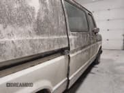 ✅ 1991 Ford Econoline Cargo • VIN: 1FTES14N5MHA51447 • Lot: 43497014. Wystawiony na IAAI z przebiegiem 18 049 mil. Bezpłatny archiwum sprzedaży aukcyjnych z USA i szczegółowy raport historii pojazdu na DreamBid. Zdjęcie 6.