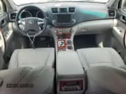 ✅ 2011 Toyota Highlander Limited • VIN: JTEDC3EH8B2001862 • Lot: 64017935. Listed on Copart with 122,548 mi. Free auction sales archive from the USA and detailed vehicle history report at DreamBid. Image 8.