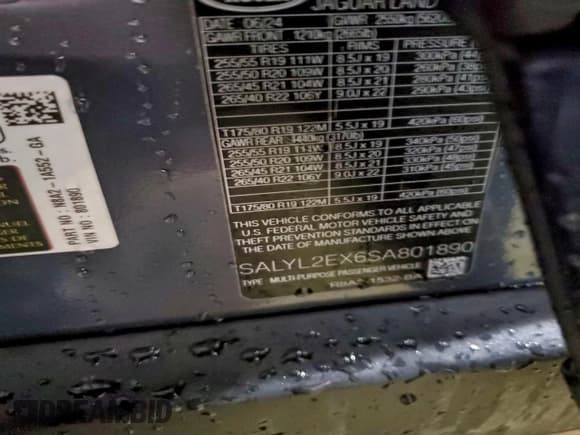 ✅ 2025 Land Rover Range Rover Velar Dynamic SE • VIN: SALYL2EX6SA801890 • Лот: 93986925. Опубликован ранее на Copart с пробегом 11 772 миль. Бесплатный доступ к архиву аукционных продаж из США и подробный отчёт об истории автомобиля на DreamBid. Изображение 14.