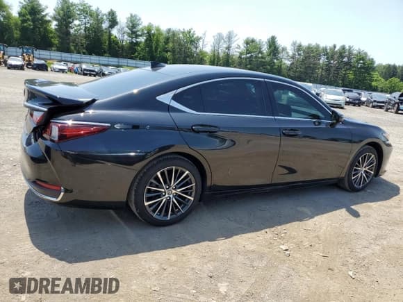 ✅ 2023 Lexus ES 250 • VIN: 58AD11D18PU010693 • Lot: 61650675. Wystawiony na Copart z przebiegiem 30 100 mil. Bezpłatny archiwum sprzedaży aukcyjnych z USA i szczegółowy raport historii pojazdu na DreamBid. Zdjęcie 3.