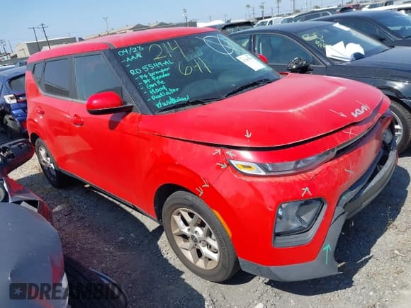 ✅ 2022 Kia Soul LX • VIN: KNDJ23AU1N7185417 • Lot: 42207994. Wystawiony na IAAI z przebiegiem 33 493 mil. Bezpłatny archiwum sprzedaży aukcyjnych z USA i szczegółowy raport historii pojazdu na DreamBid. Zdjęcie 1.