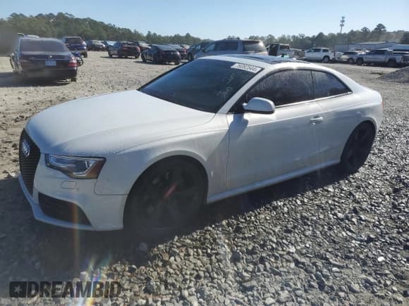 ✅ 2013 Audi RS 5 • VIN: WUAC6AFR3DA902135 • Лот: 76082544. Опубликован ранее на Copart с пробегом 90 554 миль. Бесплатный доступ к архиву аукционных продаж из США и подробный отчёт об истории автомобиля на DreamBid. Изображение 1.