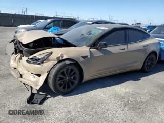 ✅ 2022 Tesla Model 3 Long Range • VIN: 5YJ3E1EB1NF135334 • Lot: 87306405. Wystawiony na Copart z przebiegiem Nie podano. Bezpłatny archiwum sprzedaży aukcyjnych z USA i szczegółowy raport historii pojazdu na DreamBid. Zdjęcie 1.