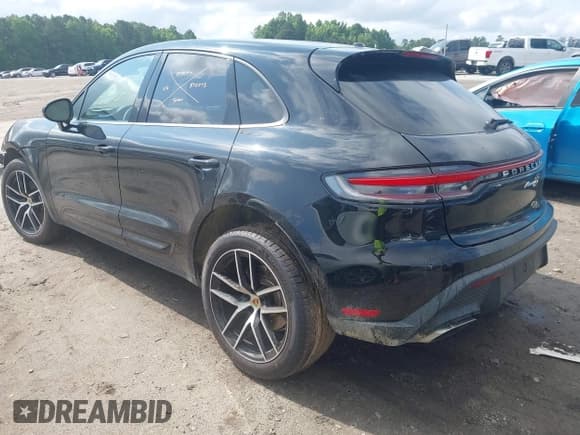 ✅ 2025 Porsche Macan • VIN: WP1AA2A52SLB05856 • Lot: 42413898. Listed on IAAI with 5,721 mi. Free auction sales archive from the USA and detailed vehicle history report at DreamBid. Image 3.